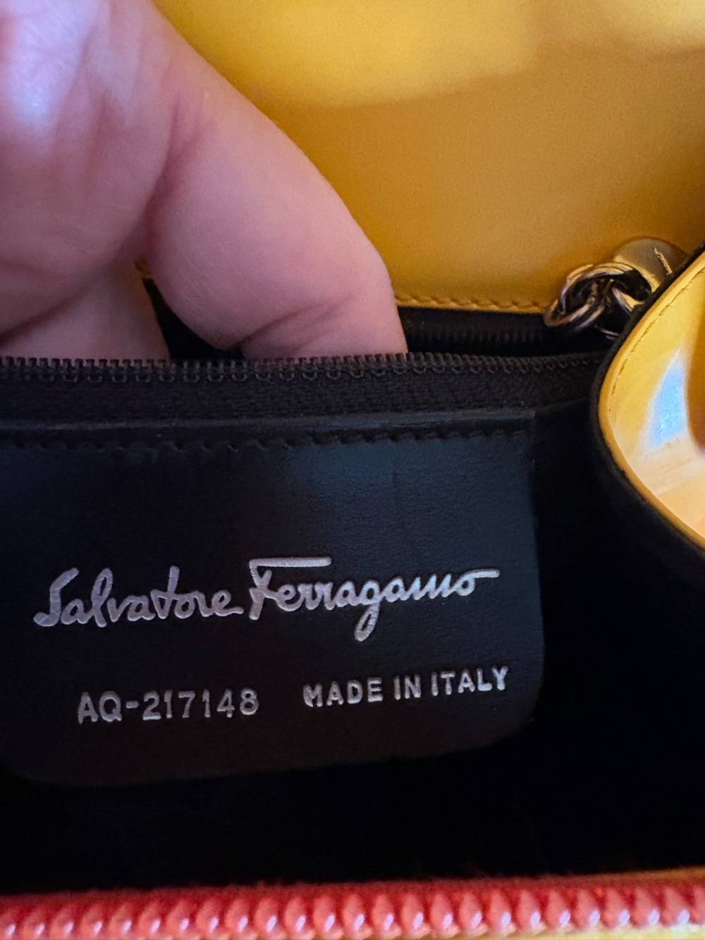 Salvatore Ferragamo Vintage Gradient Gancini Ombre Leather Shoulder Bag Y2K - Picture 9 of 9